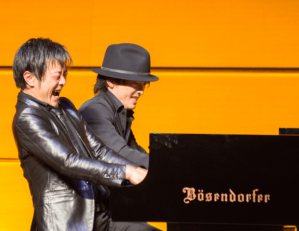 上里町で「吉田兄弟」と「レ・フレール」のコラボコンサートが開催され 