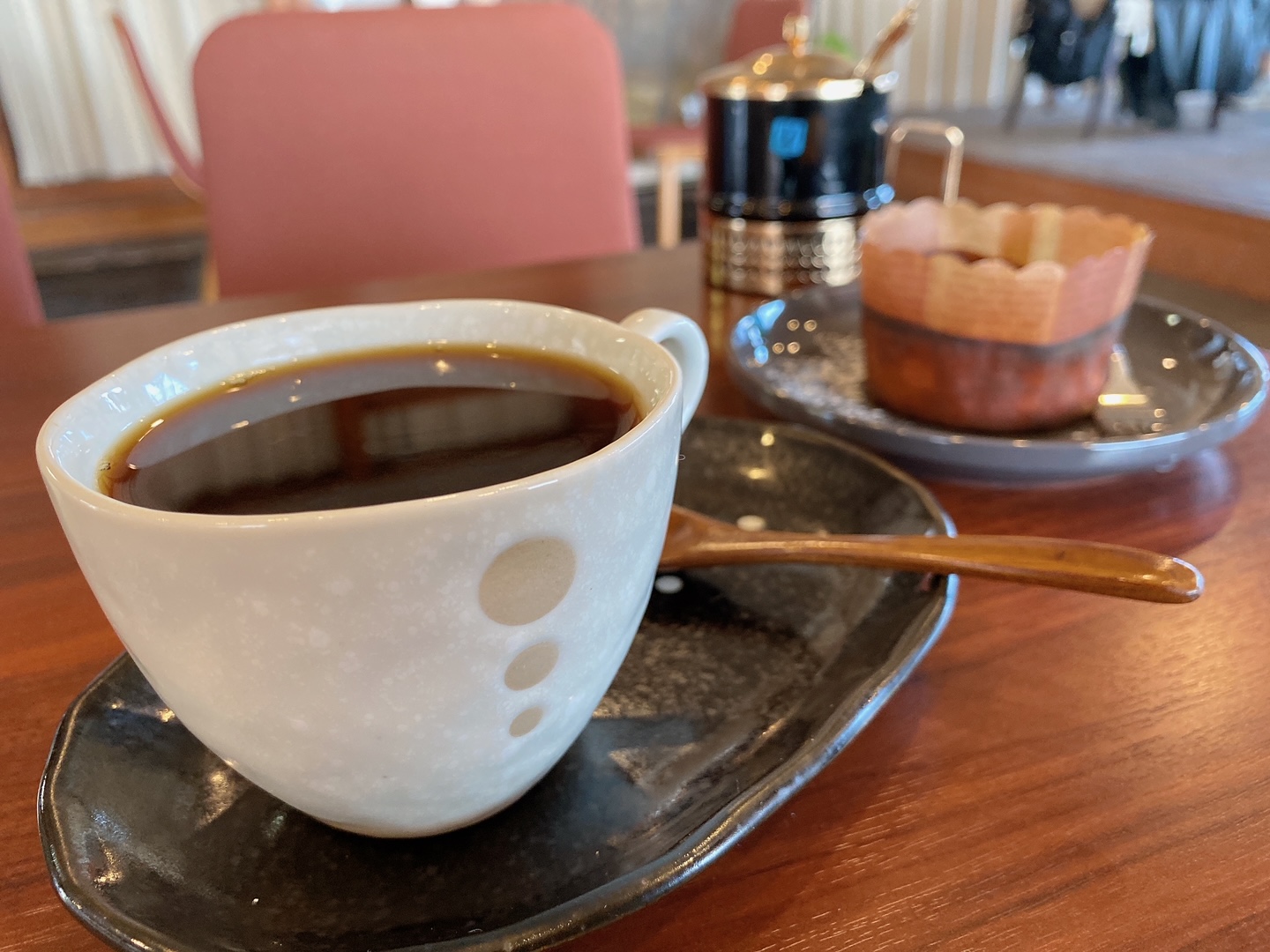 深谷市上原にある「直火焙煎珈琲 まめや 深谷館」の『スイーツセット