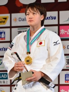 img1385824987